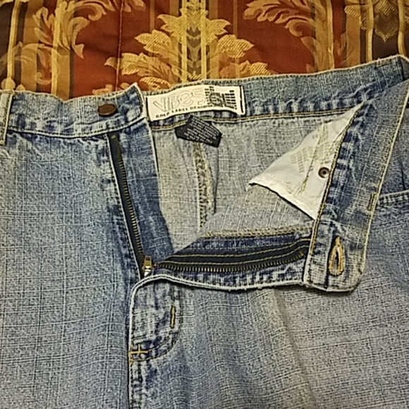 VIBES Gold Label Denim Shorts - Picture 5 of 8